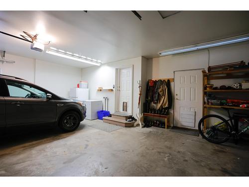 3071 Heddle Road, Nelson, BC - Indoor Photo Showing Garage