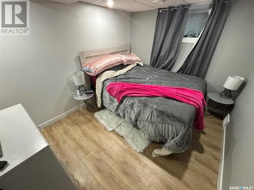 727 4Th Avenue N, Saskatoon, SK - Indoor Photo Showing Bedroom