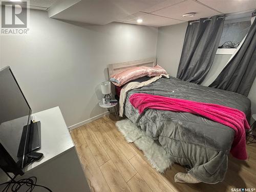 727 4Th Avenue N, Saskatoon, SK - Indoor Photo Showing Bedroom