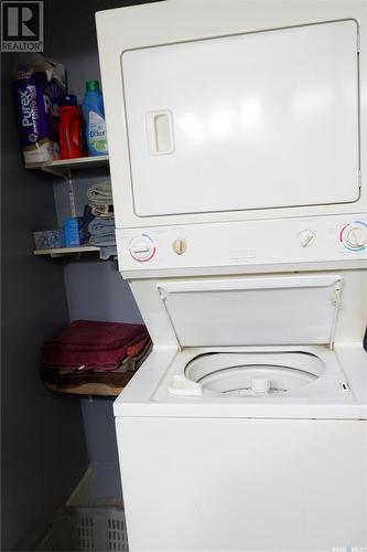 211 2Nd Avenue W, Mossbank, SK - Indoor Photo Showing Laundry Room