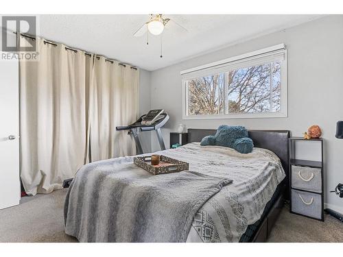 633 Renshaw Road, Kelowna, BC - Indoor Photo Showing Bedroom