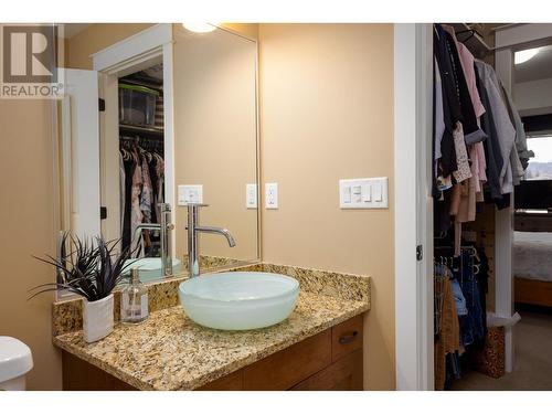2470 Tuscany Drive Unit# 306, West Kelowna, BC - Indoor Photo Showing Bathroom