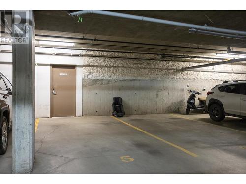 2470 Tuscany Drive Unit# 306, West Kelowna, BC - Indoor Photo Showing Garage