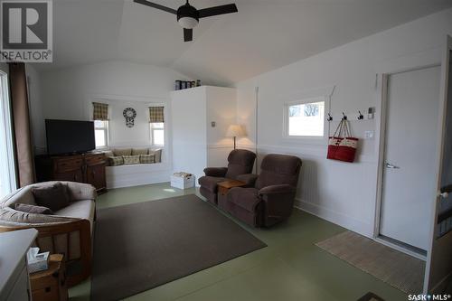 544 Pottery Street, Eastend, SK - Indoor Photo Showing Other Room
