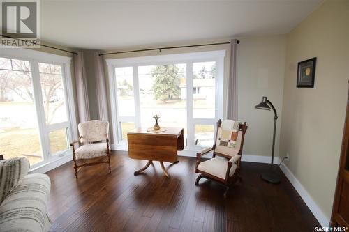 544 Pottery Street, Eastend, SK - Indoor Photo Showing Living Room