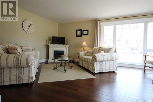 544 Pottery Street, Eastend, SK - Indoor Photo Showing Living Room With Fireplace