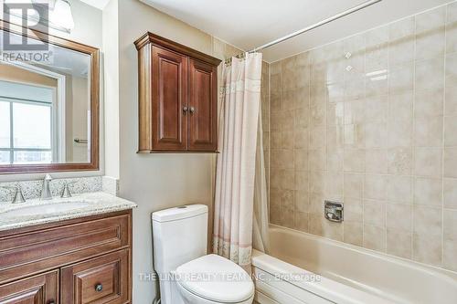 #1002 -100 Observatory Lane, Richmond Hill, ON - Indoor Photo Showing Bathroom