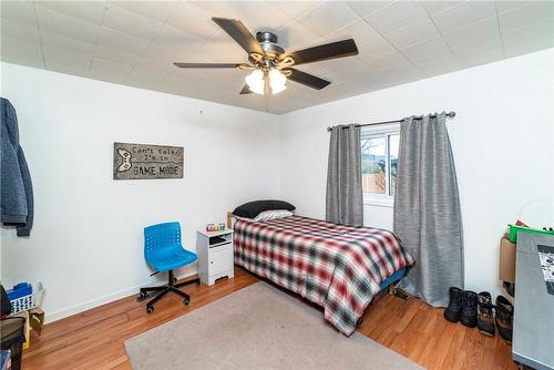 222 Craigroyston Road, Hamilton, ON - Indoor Photo Showing Bedroom