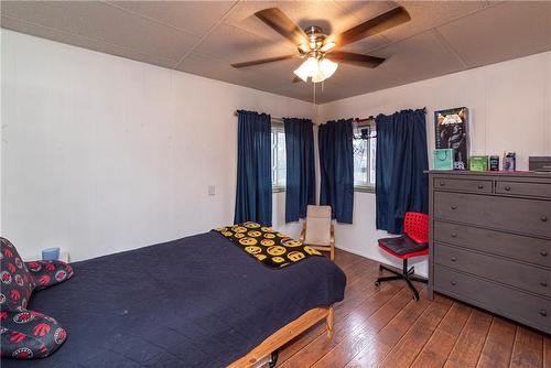 222 Craigroyston Road, Hamilton, ON - Indoor Photo Showing Bedroom