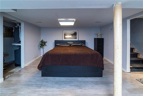 222 Craigroyston Road, Hamilton, ON - Indoor Photo Showing Bedroom