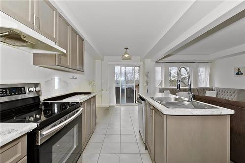 755 Linden Drive|Unit #39, Cambridge, ON - Indoor Photo Showing Kitchen With Double Sink With Upgraded Kitchen