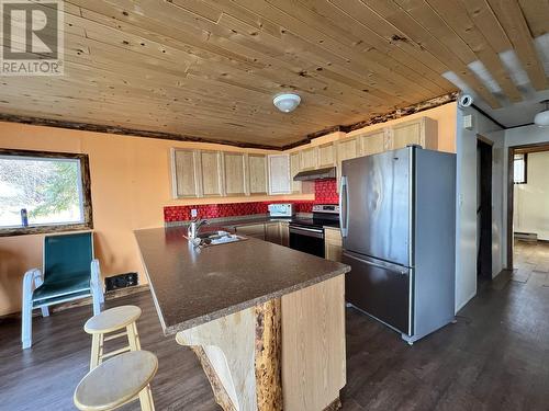 6597 Proctor Bay Frontage Road, Fraser Lake, BC - Indoor Photo Showing Kitchen