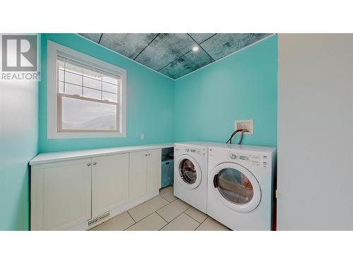 317 2Nd Avenue, Keremeos, BC - Indoor Photo Showing Laundry Room
