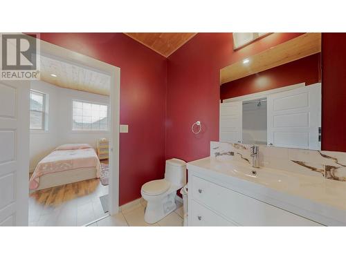 317 2Nd Avenue, Keremeos, BC - Indoor Photo Showing Bathroom