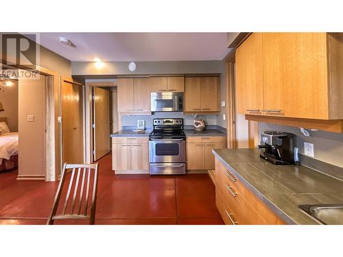 72 Kenyon Road, Vernon, BC - Indoor Photo Showing Kitchen