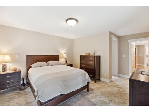 2286 Annable Road, Nelson, BC - Indoor Photo Showing Bedroom