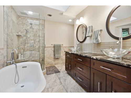 2286 Annable Road, Nelson, BC - Indoor Photo Showing Bathroom