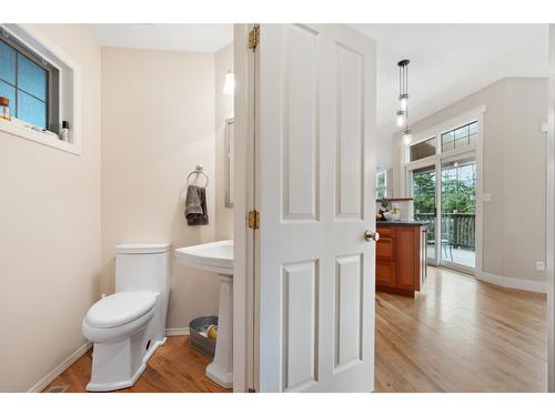 2286 Annable Road, Nelson, BC - Indoor Photo Showing Bathroom