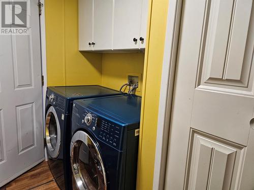 2234 Newton Road, Cawston, BC - Indoor Photo Showing Laundry Room