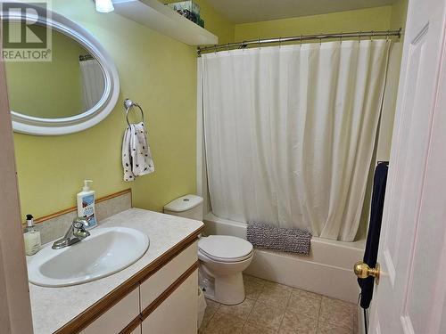 2234 Newton Road, Cawston, BC - Indoor Photo Showing Bathroom