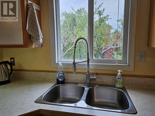 2234 Newton Road, Cawston, BC - Indoor Photo Showing Kitchen With Double Sink