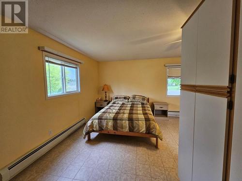 2234 Newton Road, Cawston, BC - Indoor Photo Showing Bedroom