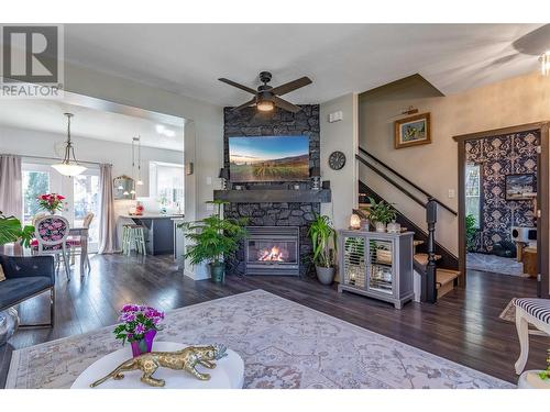 421 Tulameen Road, Kelowna, BC - Indoor Photo Showing Living Room With Fireplace