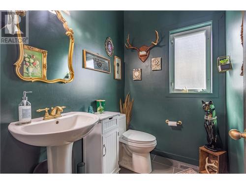 421 Tulameen Road, Kelowna, BC - Indoor Photo Showing Bathroom