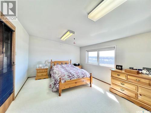 8 Maple Place, Outlook, SK - Indoor Photo Showing Bedroom