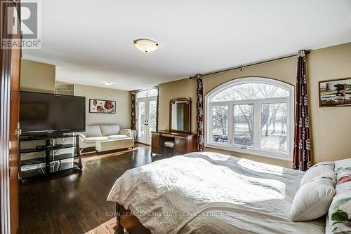 591 Lakeside Avenue, Mississauga, ON - Indoor Photo Showing Bedroom