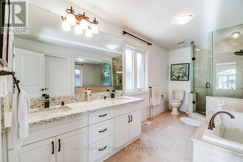 591 Lakeside Ave, Mississauga, ON - Indoor Photo Showing Bathroom