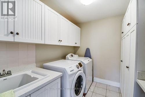591 Lakeside Ave, Mississauga, ON - Indoor Photo Showing Laundry Room