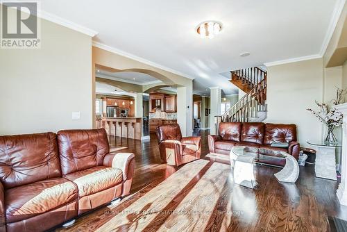591 Lakeside Avenue, Mississauga, ON - Indoor Photo Showing Living Room