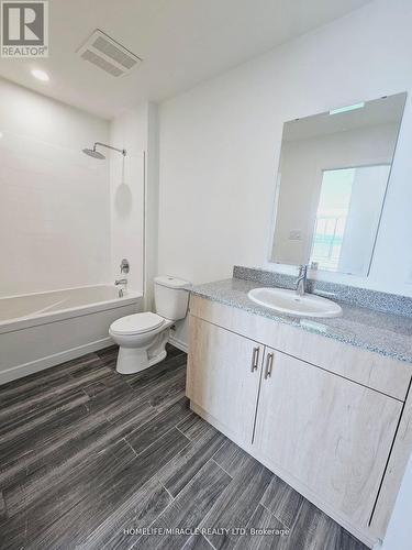 812 - 1098 Paisley Road, Guelph (Parkwood Gardens), ON - Indoor Photo Showing Bathroom