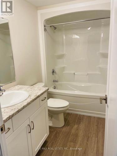 76 Keba Crescent, Tillsonburg, ON - Indoor Photo Showing Bathroom