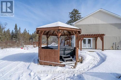 500 Bay Lake Rd, Parry Sound, ON - Outdoor
