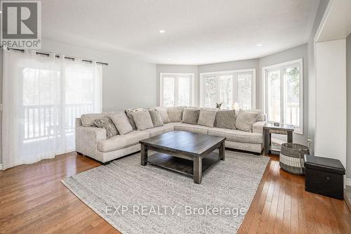 500 Bay Lake Rd, Parry Sound, ON - Indoor Photo Showing Living Room