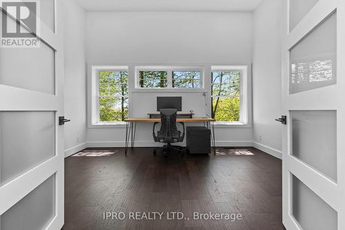 39 Todholm Drive, Muskoka Lakes, ON - Indoor Photo Showing Office
