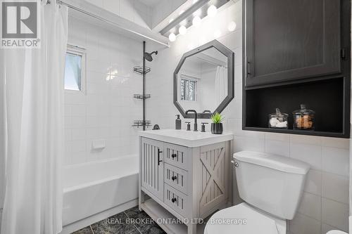 709 Trinity St, Innisfil, ON - Indoor Photo Showing Bathroom