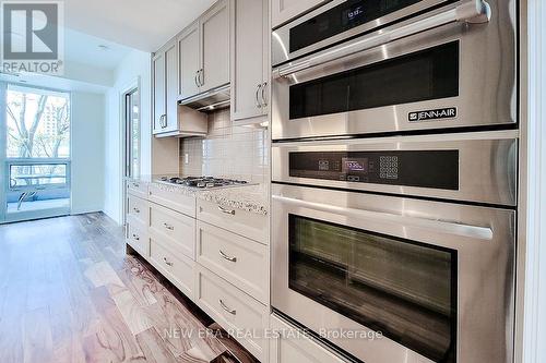 323 - 11 Bronte Road, Oakville, ON - Indoor Photo Showing Kitchen With Stainless Steel Kitchen