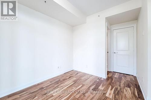#323 -11 Bronte Rd, Oakville, ON - Indoor Photo Showing Other Room