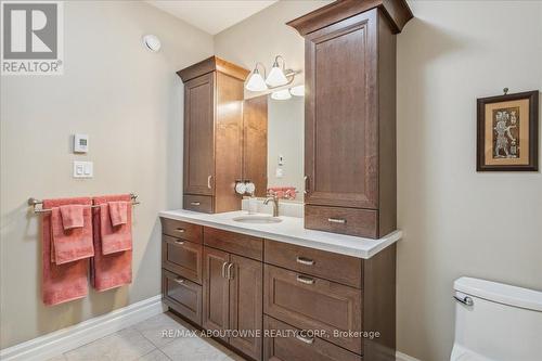 298 River Side Dr, Oakville, ON - Indoor Photo Showing Bathroom