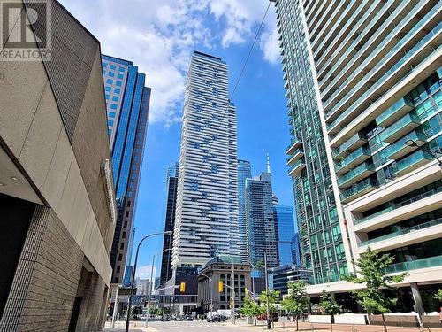 #3402 -88 Harbour St, Toronto, ON - Outdoor With Facade