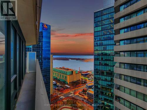 3402 - 88 Harbour Street, Toronto, ON -  With Body Of Water