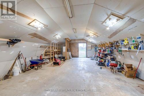 4486 Wellington Rd 32, Puslinch, ON - Indoor Photo Showing Garage