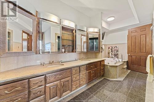 331 Charron Beach Rd, Lakeshore, ON - Indoor Photo Showing Bathroom