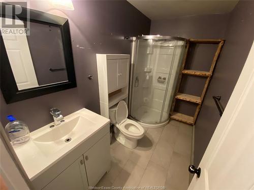889 Bouffard Road Unit# Basement, Lasalle, ON - Indoor Photo Showing Bathroom