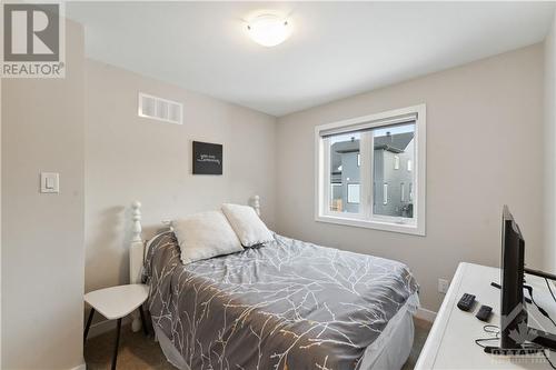 1016 Kijik Crescent, Ottawa, ON - Indoor Photo Showing Bedroom