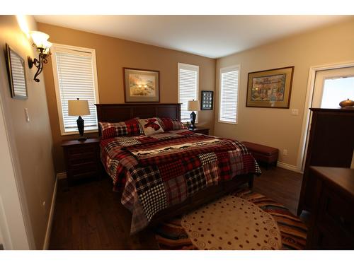 6817 Grandview Drive, Nelson, BC - Indoor Photo Showing Bedroom
