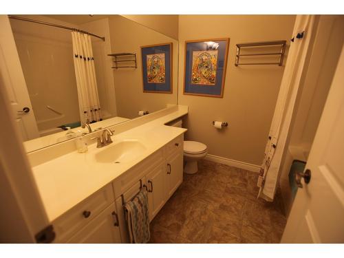 6817 Grandview Drive, Nelson, BC - Indoor Photo Showing Bathroom